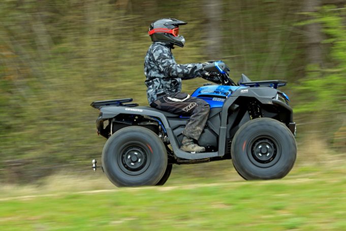 Un coffre pour 1 euro de plus sur le CFORCE 625 Blue Line